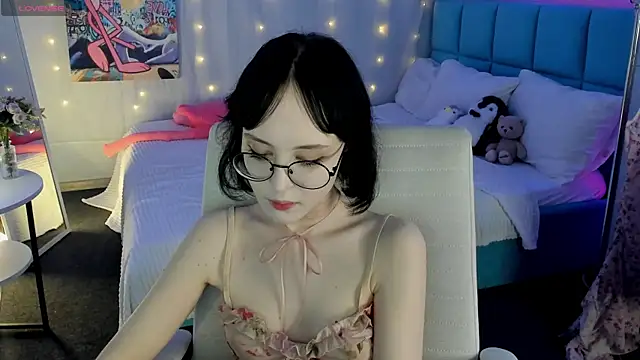 Snapshot of Lilac-Muse chatting on June 2026 11:05:01 AM Lilac-Muse online show from June 2026 11:05:01 AM