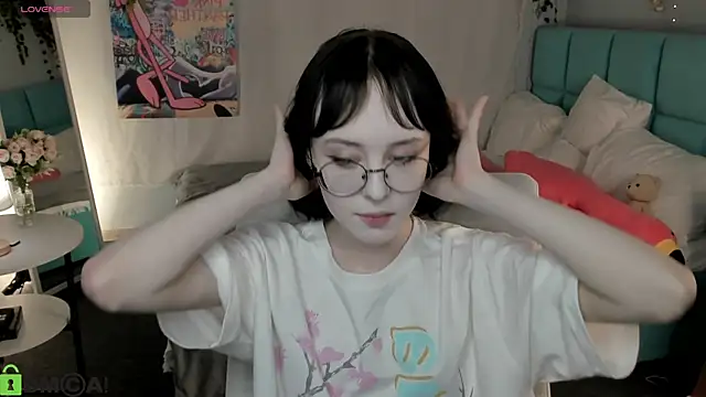 Snapshot of Lilac-Muse chatting on July 2026 11:13:02 AM Lilac-Muse online show from July 2026 11:13:02 AM