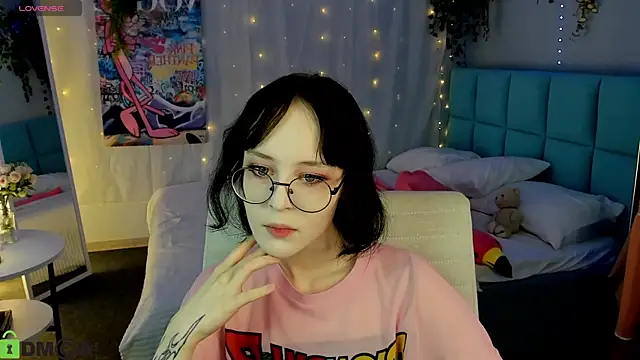 Snapshot of Lilac-Muse chatting on July 2026 11:15:01 AM Lilac-Muse online show from July 2026 11:15:01 AM