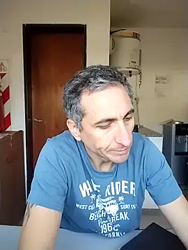 Snapshot of Alejandro83bsf chatting on May 2026 06:20:01 PM Alejandro83bsf online show from May 2026 06:20:01 PM