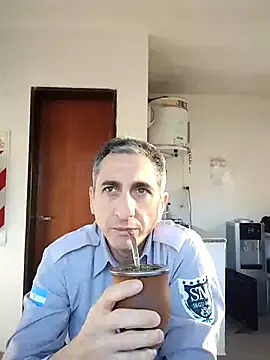 Snapshot of Alejandro83bsf chatting on July 2026 01:06:02 PM Alejandro83bsf online show from July 2026 01:06:02 PM