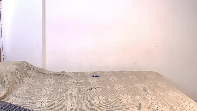 Snapshot of Reve_Damour chatting on May 2026 02:01:02 PM Reve Damour online show from May 2026 02:01:02 PM
