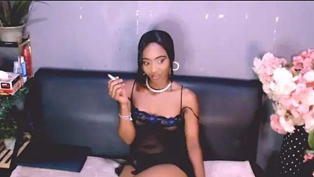 LolaSavageXO online show from June 2026 06:53:01 PM