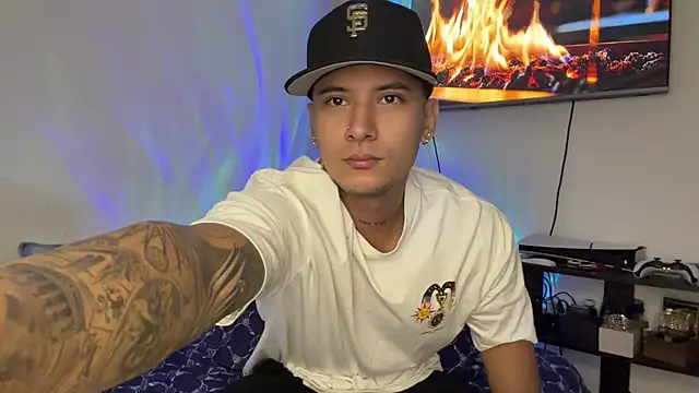 Snapshot of SexxxySquirterStev777 chatting on June 2026 12:25:01 PM SexxxySquirterStev777 online show from June 2026 12:25:01 PM