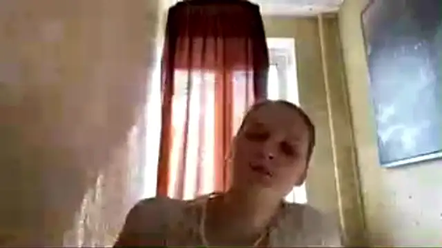 Snapshot of LongChillGerl chatting on May 2026 01:28:01 PM LongChillGerl online show from May 2026 01:28:01 PM