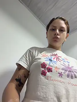 HayleyRoss  online show from June 2026 10:23:02 PM