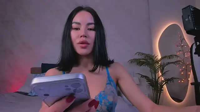 Snapshot of YukiLuna_ chatting on June 2026 01:17:02 PM YukiLuna online show from June 2026 01:17:02 PM