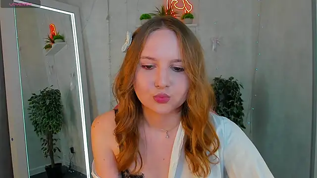 Emmaa Kimm online show from June 2026 02:53:01 AM