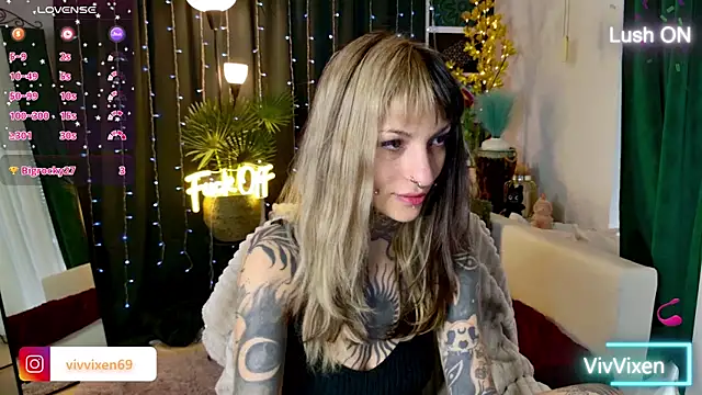 Snapshot of VivVixen chatting on May 2026 03:51:01 PM VivVixen online show from May 2026 03:51:01 PM