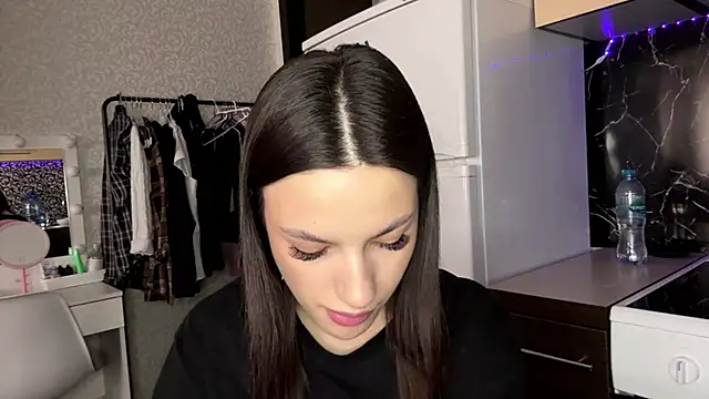 FlorSmalling online show from April 2026 07:14:02 AM