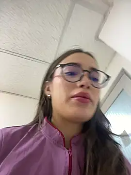 Snapshot of Sweet_Milaa1 chatting on May 2026 07:00:02 PM Sweet Milaa1 online show from May 2026 07:00:02 PM