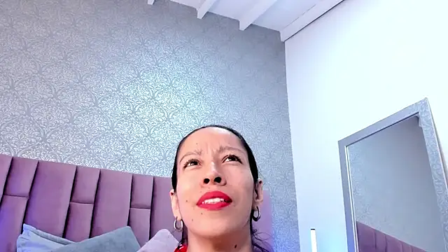 Snapshot of DianaRed_ chatting on May 2026 08:26:02 PM DianaRed online show from May 2026 08:26:02 PM