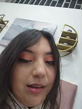 Snapshot of RoxanneDiaz chatting on June 2026 02:53:01 AM RoxanneDiaz online show from June 2026 02:53:01 AM
