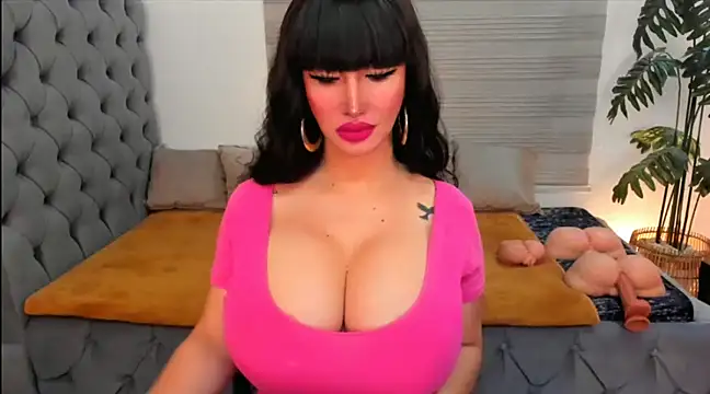 Snapshot of PlayfullMaria chatting on December 2024 02:55:02 AM PlayfullMaria online show from December 2024 02:55:02 AM