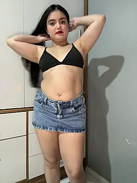 Snapshot of Sofiiaa_M chatting on July 2026 05:45:02 AM Sofiiaa M online show from July 2026 05:45:02 AM