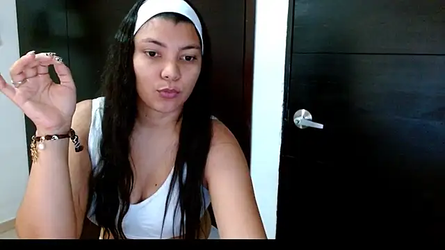 Snapshot of KarlaLoving chatting on June 2026 05:50:02 PM KarlaLoving online show from June 2026 05:50:02 PM