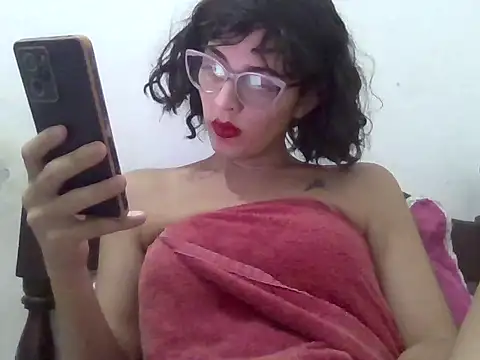 Snapshot of Xoeni chatting on May 2026 08:13:02 PM Xoeni online show from May 2026 08:13:02 PM