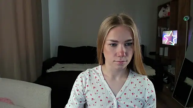 Snapshot of AnnaAlexArti chatting on June 2026 05:36:02 AM AnnaAlexArti online show from June 2026 05:36:02 AM