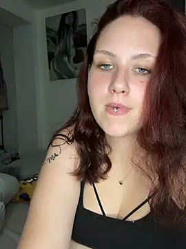 Snapshot of CuteBeaX chatting on June 2026 09:25:01 PM CuteBeaX online show from June 2026 09:25:01 PM