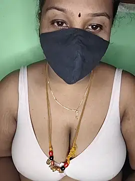 Snapshot of tamil_butterfly chatting on July 2026 06:07:01 PM tamil butterfly online show from July 2026 06:07:01 PM