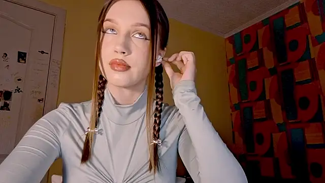 Katrinethequeen online show from May 2026 04:46:01 PM