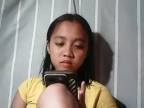 Snapshot of Yours_AsianPinayGirl18 chatting on June 2026 09:15:01 AM Yours AsianPinayGirl18 online show from June 2026 09:15:01 AM