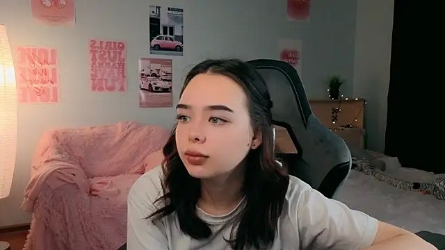 Sunsetberry online show from April 2026 07:09:01 PM