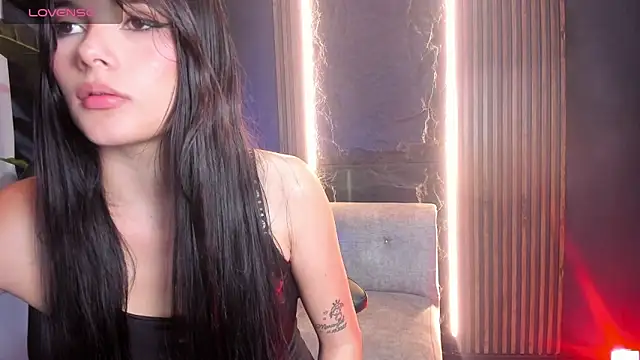 Snapshot of Aili_queen chatting on June 2026 03:12:01 PM Aili queen online show from June 2026 03:12:01 PM