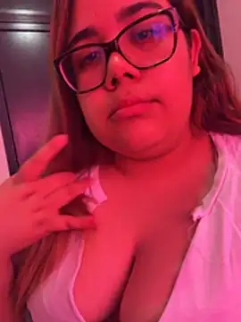 NyraMoon online show from April 2026 06:36:02 PM