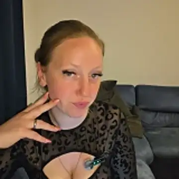 Snapshot of SweetGermanAlina chatting on May 2026 10:15:02 PM SweetGermanAlina online show from May 2026 10:15:02 PM