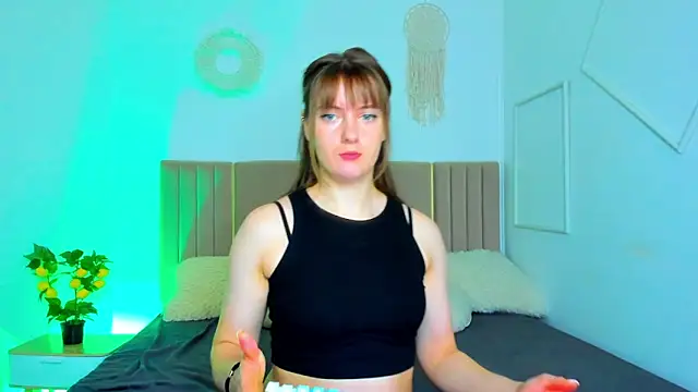 Snapshot of Cutie_blushh chatting on May 2026 12:23:02 PM Cutie blushh online show from May 2026 12:23:02 PM