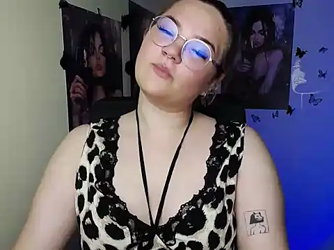 RinaRiii online show from June 2026 05:57:01 AM