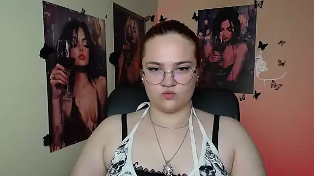 RinaRiii online show from July 2026 06:12:01 PM