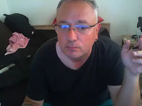 Snapshot of GeorgeCarlo chatting on June 2026 11:27:02 AM GeorgeCarlo online show from June 2026 11:27:02 AM