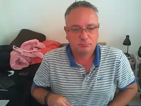 Snapshot of GeorgeCarlo chatting on June 2026 05:44:01 AM GeorgeCarlo online show from June 2026 05:44:01 AM