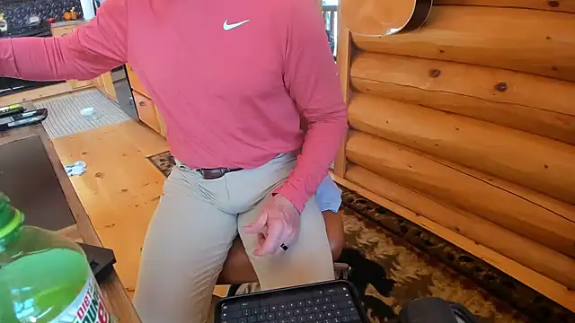 wobbleon online show from April 2026 08:57:02 PM