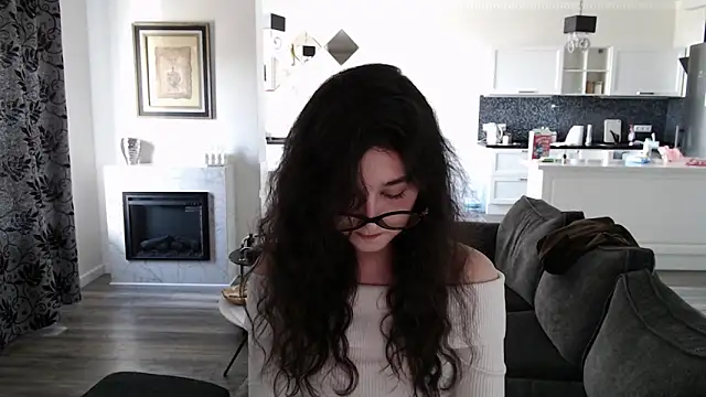 Snapshot of cute_lilia chatting on May 2026 12:44:02 PM cute lilia online show from May 2026 12:44:02 PM