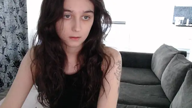 Snapshot of cute_lilia chatting on May 2026 12:20:01 PM cute lilia online show from May 2026 12:20:01 PM
