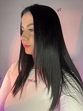 Snapshot of DREAM_L0la chatting on May 2026 05:56:01 PM DREAM L0la online show from May 2026 05:56:01 PM