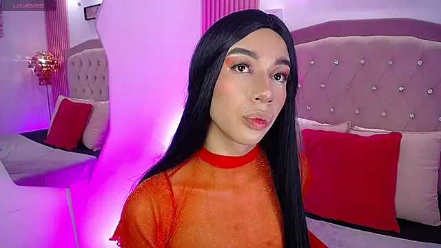 Snapshot of Khloe_Dangel chatting on May 2026 04:19:01 AM Khloe Dangel online show from May 2026 04:19:01 AM