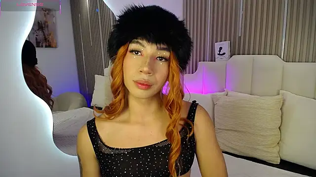 Snapshot of Khloe_Dangel chatting on May 2026 04:52:01 AM Khloe Dangel online show from May 2026 04:52:01 AM