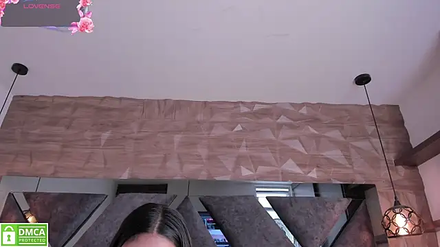 Rose  Evans   online show from May 2026 07:33:01 PM