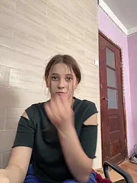 Snapshot of Blossom_Emily chatting on May 2026 06:32:01 AM Blossom Emily online show from May 2026 06:32:01 AM