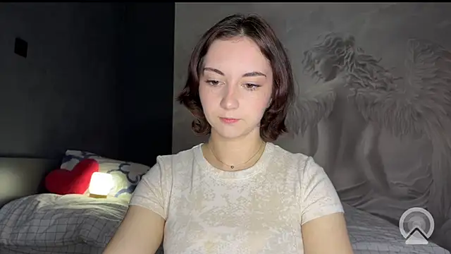 Snapshot of Amalia_Lambert_13 chatting on May 2026 07:19:02 PM Amalia Lambert 13 online show from May 2026 07:19:02 PM