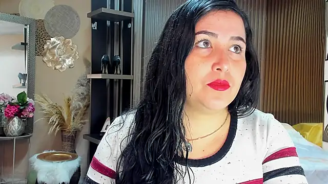 Snapshot of BBWLuxuryMuse chatting on May 2026 11:38:01 AM BBWLuxuryMuse online show from May 2026 11:38:01 AM
