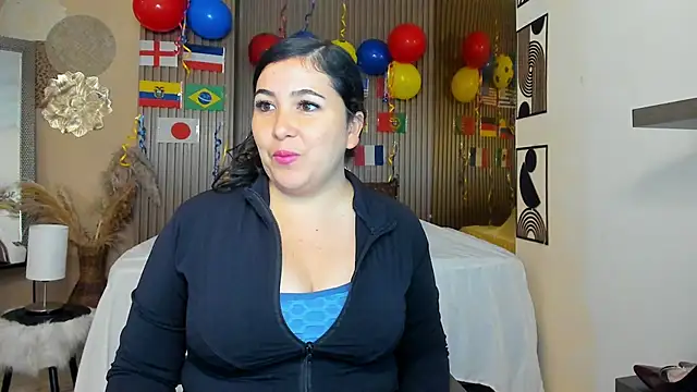 Snapshot of BBWLuxuryMuse chatting on June 2026 12:07:01 PM BBWLuxuryMuse online show from June 2026 12:07:01 PM