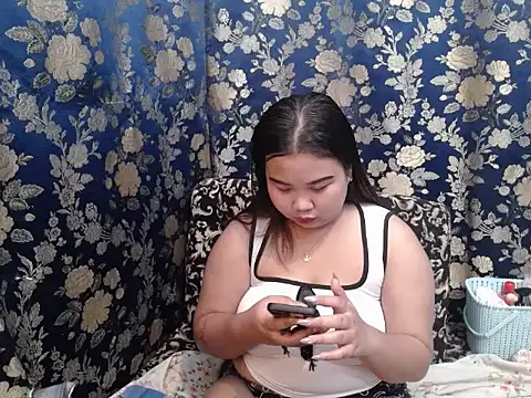 Snapshot of hotchickgirl chatting on July 2026 07:37:02 AM hotchickgirl online show from July 2026 07:37:02 AM