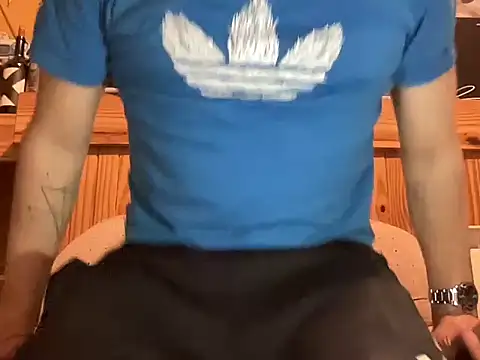 Snapshot of alecsgzz chatting on July 2026 12:42:01 AM alecsgzz online show from July 2026 12:42:01 AM