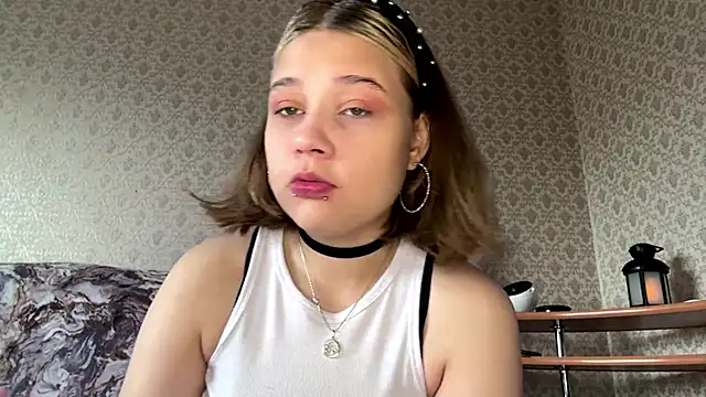 Snapshot of HildeConery chatting on June 2026 06:21:02 AM HildeConery online show from June 2026 06:21:02 AM