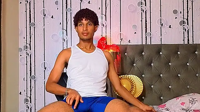 Snapshot of Alex_Bloom chatting on June 2026 07:15:01 PM Alex Bloom online show from June 2026 07:15:01 PM